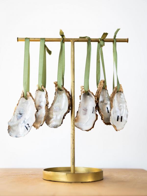 Gouden Oesterhanger | Initial